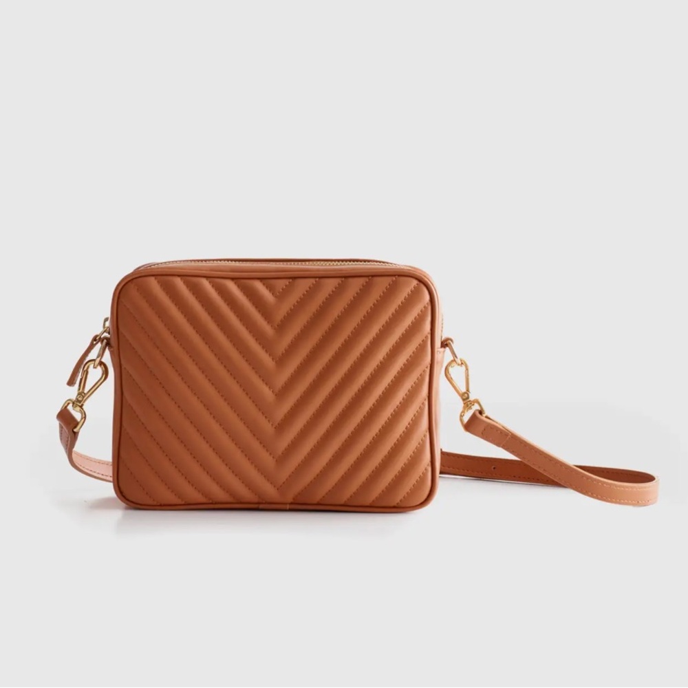 Italian Leather Quilted Crossbody Bag. Cognac.